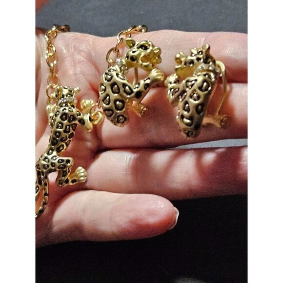 Gold tone cat earring and necklace set - Picture 2 of 16